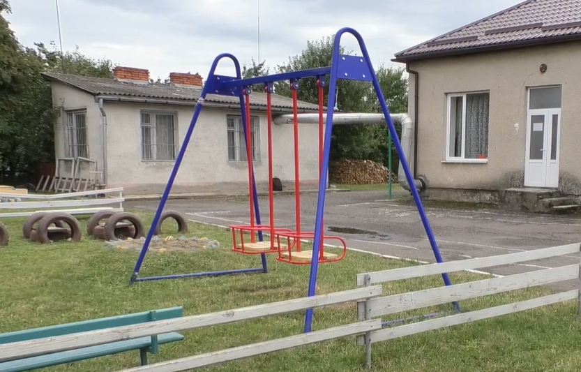 У дитсадку в селі Коритняни Ужгородського району недогледіли дитину. 5-річний хлопчик зламав обидві руки