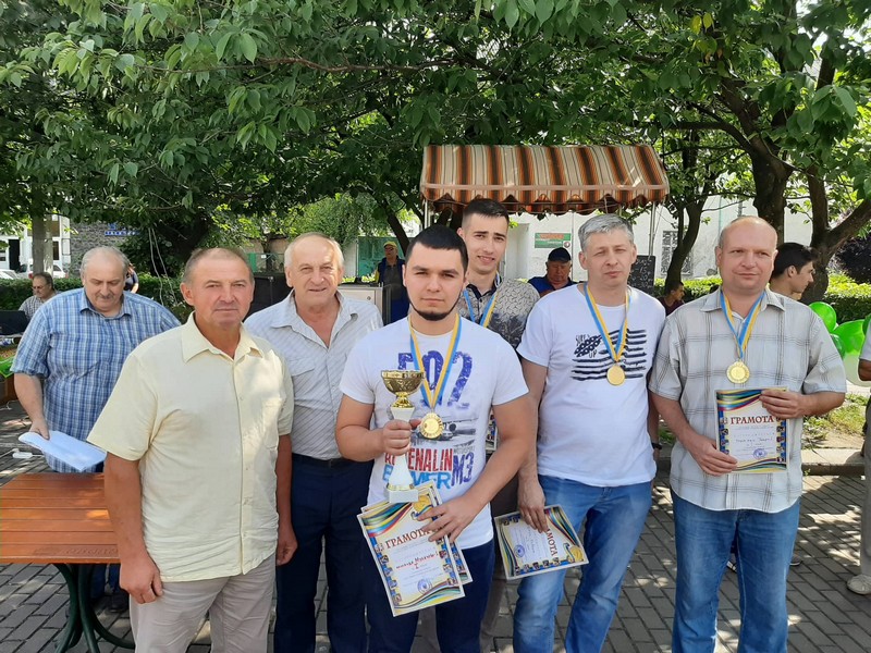 Мукачівці перемогли на першості області із шахів Мукачівці перемогли на першості області із шахів, який відбувся у Виноградові