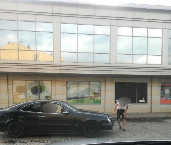 У центрі Ужгорода сталась аварія У центрі Ужгорода сталась аварія