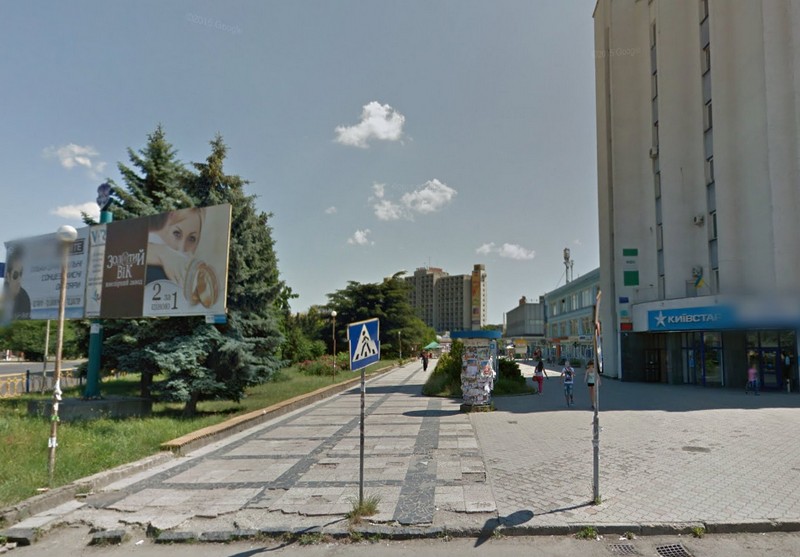 В Ужгороді посеред вулиці вбили жінку В Ужгороді посеред вулиці вбили жінку