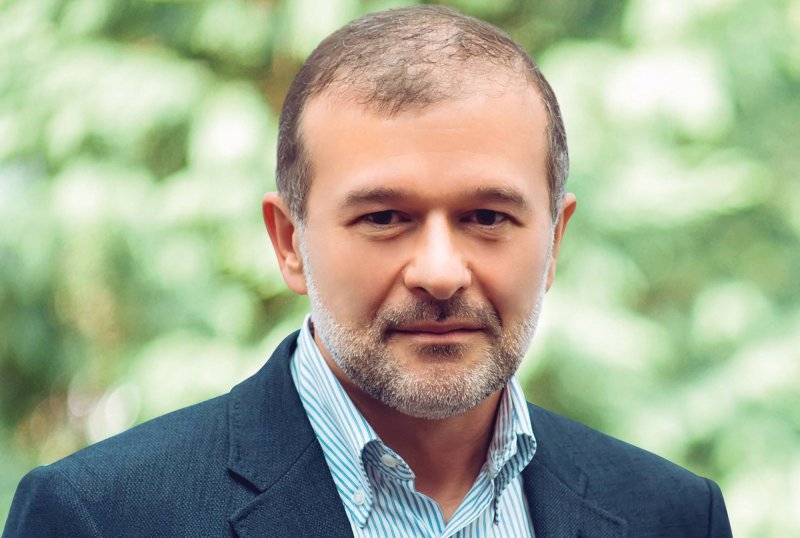 "Стадіон, так стадіон" по-мукачівськи: Віктора Балогу запросили на розмову в центр міста Стадіон, так стадіон по-мукачівськи: Інгрід Туріс запросили на розмову в центр Мукачева нардепа Віктора Балогу