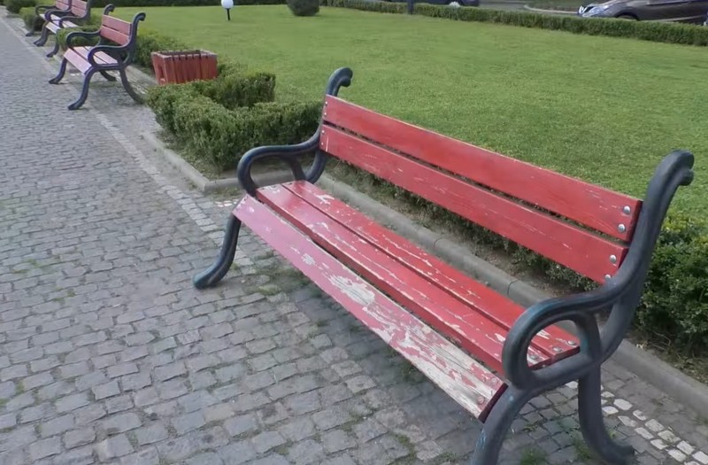 В Ужгороді десяток лавиць забрали на реставрацію В Ужгороді десяток лавиць забрали на реставрацію