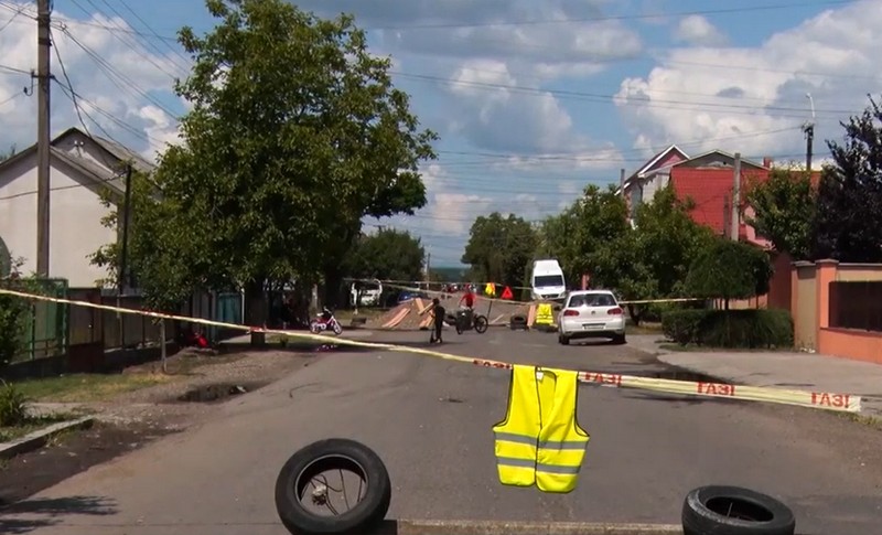 У Виноградові десять днів блокують одну із вулиць міста У Виноградові десять днів блокують одну із вулиць міста