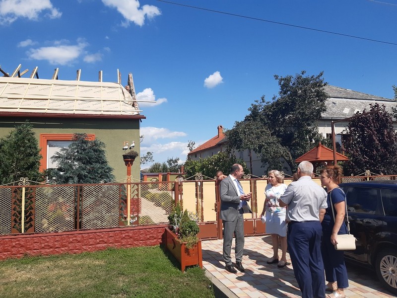Ігор Бондаренко зустрівся із сім’ями, чиї будинки постраждали під час буревію Ігор Бондаренко зустрівся із сім’ями, чиї будинки постраждали під час буревію