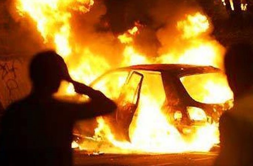 Вночі в Ужгороді горіла машина Вночі в Ужгороді горіла машина
