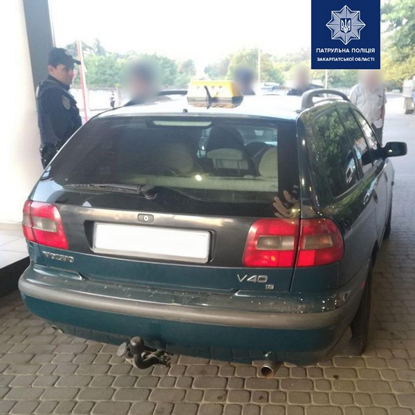 Посеред вулиці побили й пограбували чоловіка Посеред вулиці побили й пограбували чоловіка
