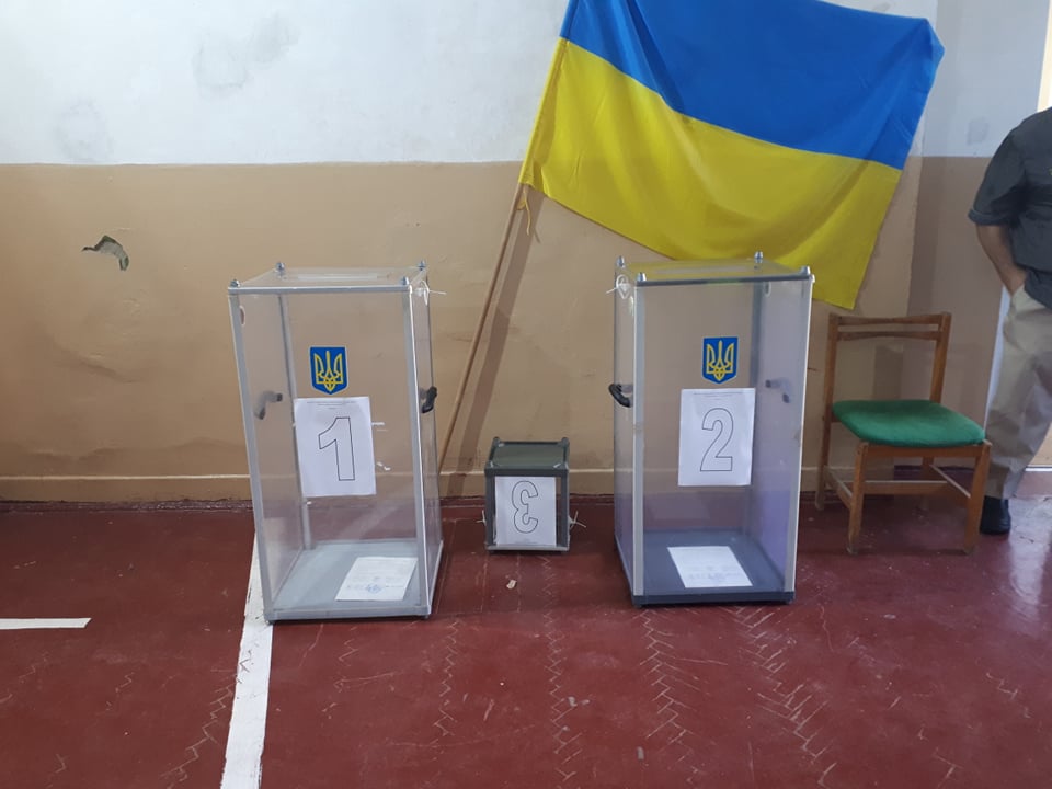 На кількох ДВК у Закарпатті не вистачає скриньок для голосування На кількох ДВК у Закарпатті не вистачає скриньок для голосування