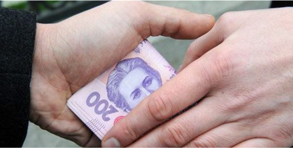 Поліція підозрює закарпатку у підкупі виборців Поліція підозрює жительку Хустщини у підкупі виборців