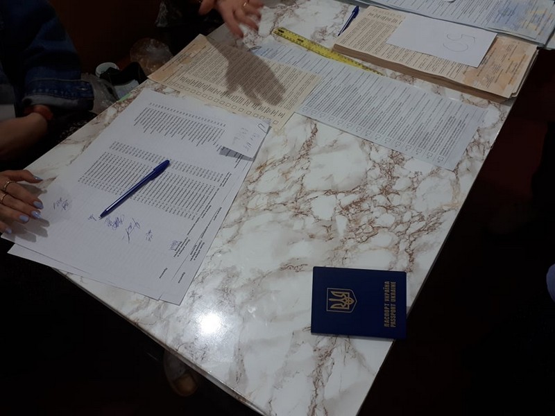 Вибори в Ужгороді: спостерігачка звернулася в поліцію Вибори в Ужгороді: спостерігачка звернулася в поліцію