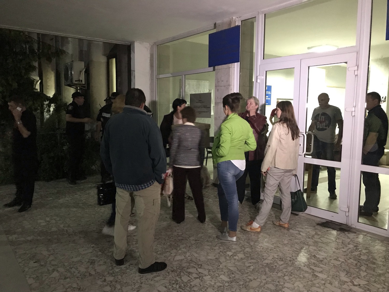 Три дільничні виборчі комісії на Закарпатті підписали протоколи майбутнім числом Три дільничні виборчі комісії на Закарпатті підписали протоколи майбутнім числом