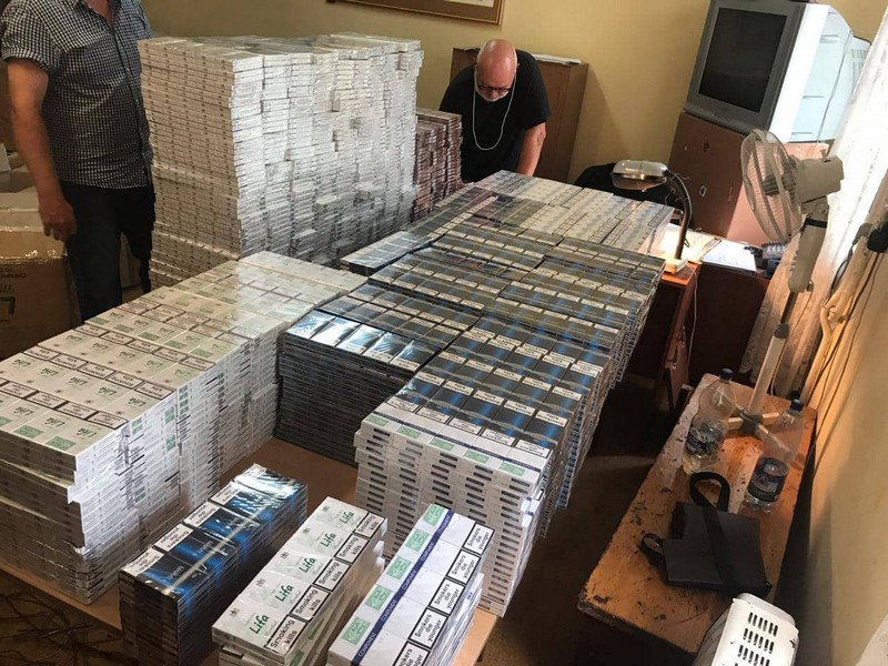 У вагоні потягу знайшли ящики з контрабандними сигаретами У вагоні потягу знайшли ящики з контрабандними сигаретами