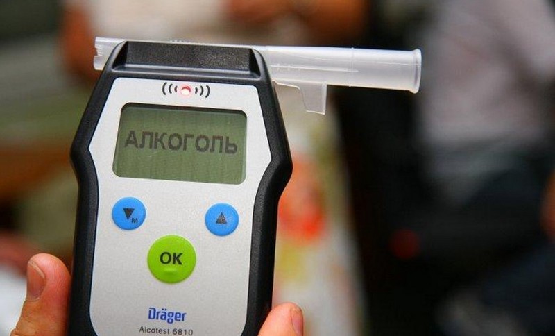 Поліцейські зупинили двох нетверезих водіїв Поліцейські зупинили двох нетверезих водіїв