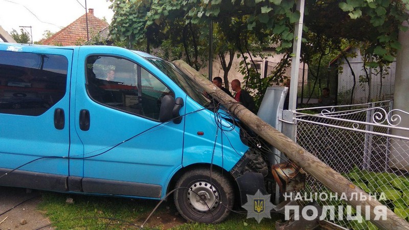 П’яний чоловік скоїв аварію на очах у людей П’яний чоловік скоїв аварію на очах у людей