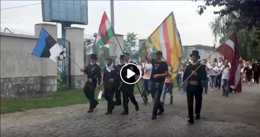 У Мукачеві стартував парад сажотрусів У Мукачеві стартував парад сажотрусів