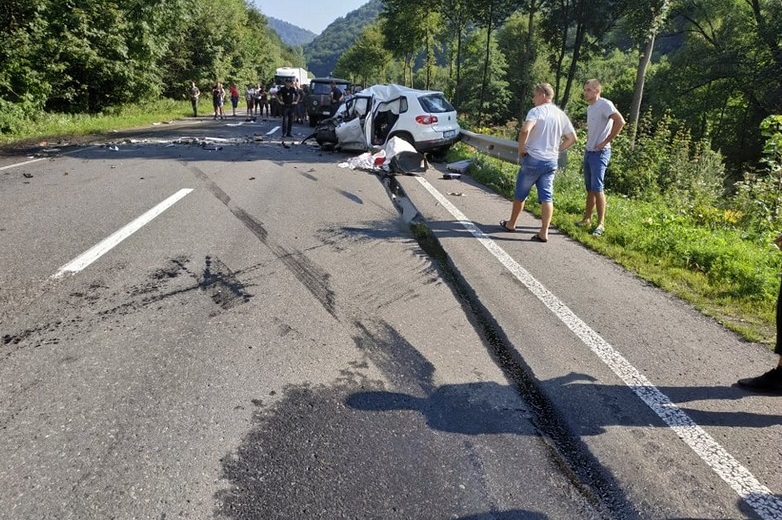 Аварія на Свалявщині: рух трасою Київ-Чоп відновлено Аварія на Свалявщині: рух трасою Київ-Чоп відновлено