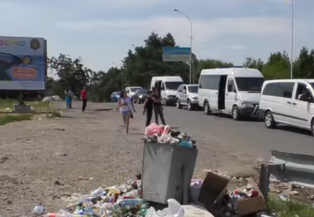 Побачене на в’їзді в Ужгород шокує людей Побачене на в’їзді в Ужгород шокує людей