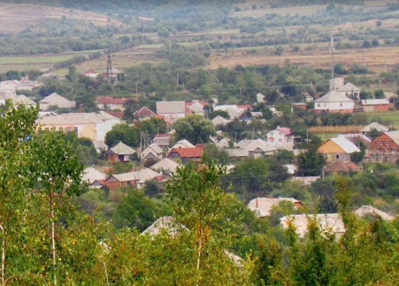 Через борг хлопець із ножем у руках накинувся на чоловіка Через борг хлопець із ножем у руках накинувся на чоловіка