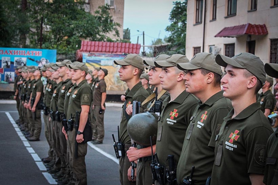 Національній гвардії дозволили зупиняти авто на дорогах Національній гвардії дозволили зупиняти авто на дорогах