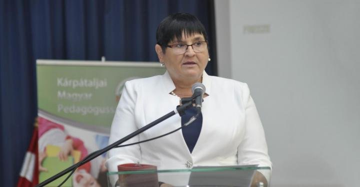 Ректорка Закарпатського угорського інституту скаржиться на акцію проти угорців Закарпаття Ректорка Закарпатського угорського інституту скаржиться на акцію проти угорців Закарпаття