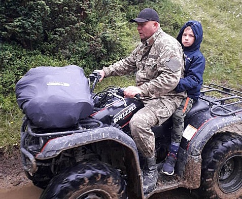 Рятувальники розповіли, як допомогли 10-річному хлопчику в горах Рятувальники розповіли, як допомогли 10-річному хлопчику в горах