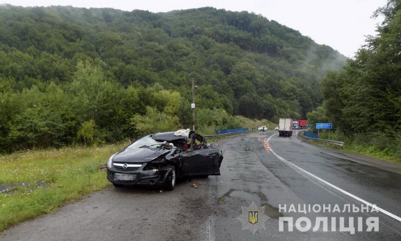 Сім’я потрапила у ДТП: загрози життю дітей немає Сім’я потрапила у ДТП: загрози життю дітей немає
