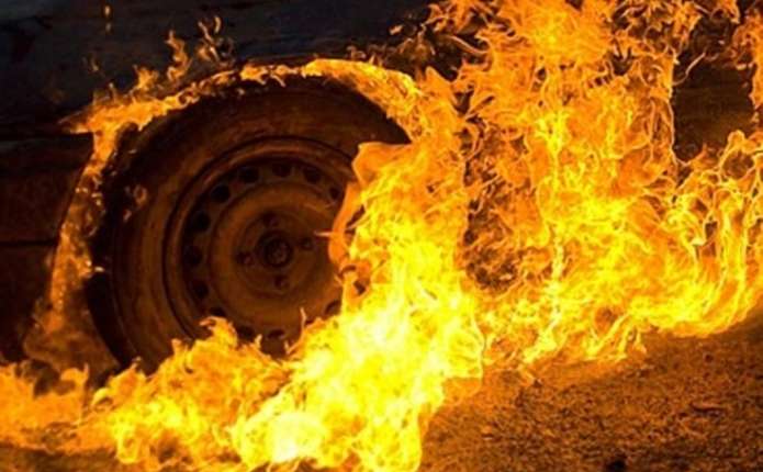 У Мукачеві згорів автомобіль У Мукачеві згорів автомобіль