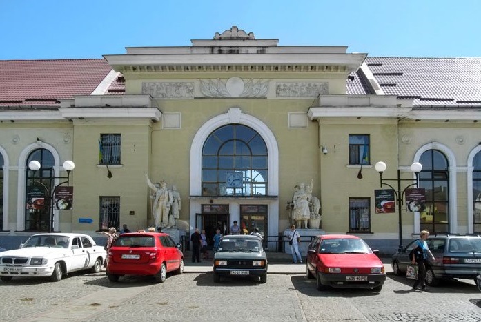 У Мукачеві біля вокзалу зупинили п’яного таксиста У Мукачеві біля вокзалу зупинили п’яного таксиста