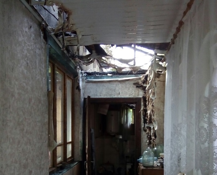 У туристичному селі горів будинок У туристичному селі горів будинок