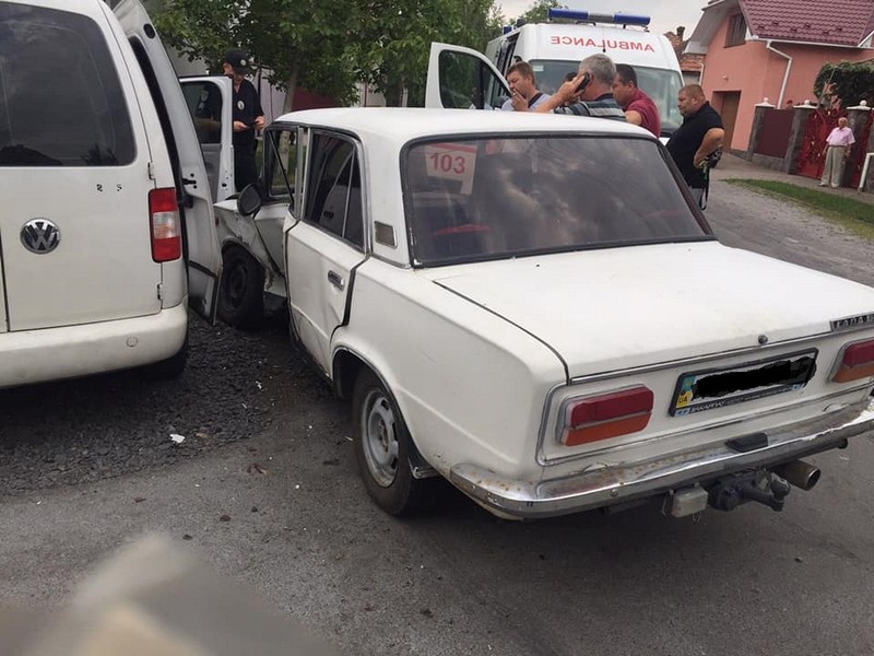 У Мукачеві сталась ДТП. Є постраждалі У Мукачеві сталась ДТП. Є постраждалі