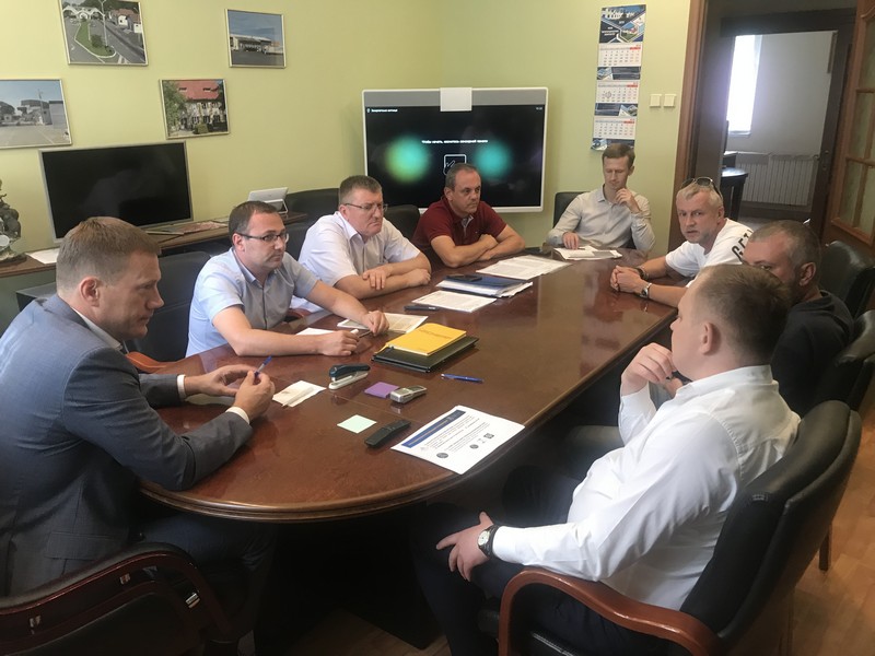 Закарпатські митники зустрілися із представниками власників «євроблях» Закарпатські митники зустрілися із представниками власників «євроблях»