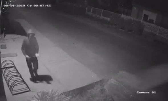 На Закарпатті невідомі пограбували машину. Оприлюднено відео На Закарпатті невідомі пограбували машину. Оприлюднено відео