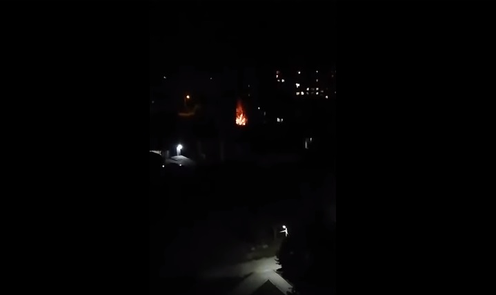 Біля одного з корпусів УжНУ трапилась пожежа: відео з місця події Біля одного з корпусів УжНУ трапилась пожежа: відео з місця події
