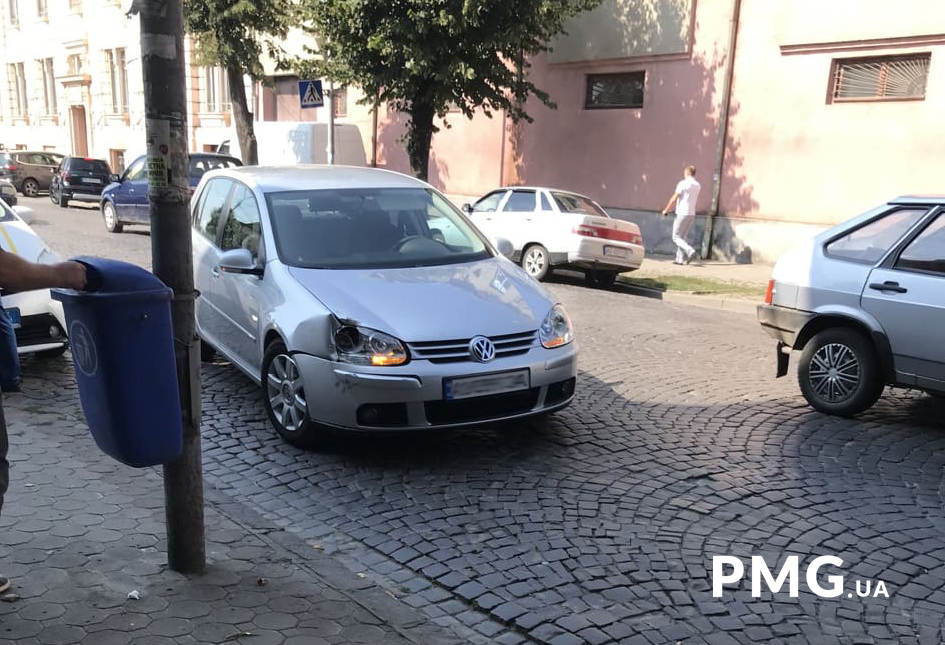 У центрі Мукачева трапилась ДТП У центрі Мукачева трапилась ДТП