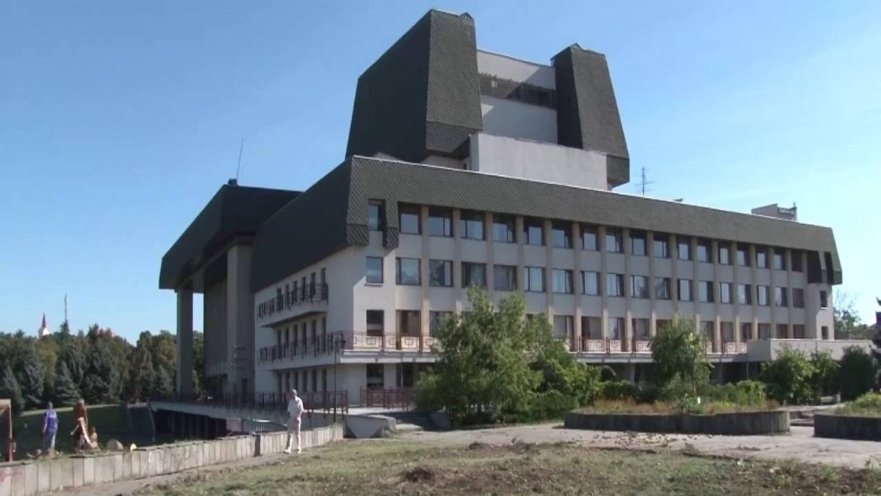Суд ухвалив: ділянку біля драмтеатру в Ужгороді не забудовувати Суд ухвалив: ділянку біля драмтеатру в Ужгороді не забудовувати