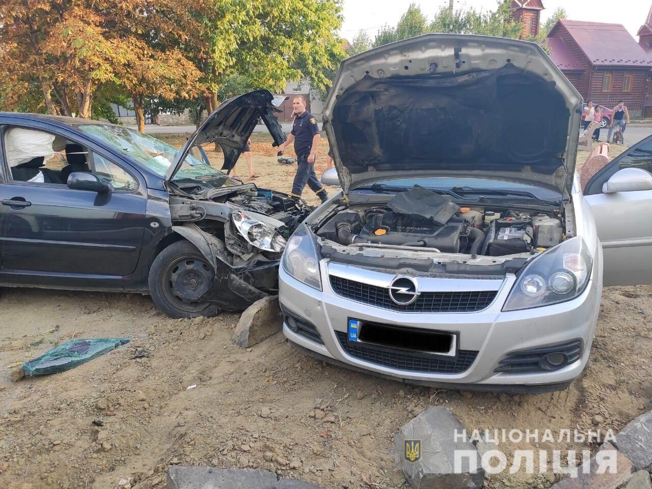 У Берегові сталась жахлива ДТП: постраждали три жінки У Берегові сталась жахлива ДТП: постраждали три жінки
