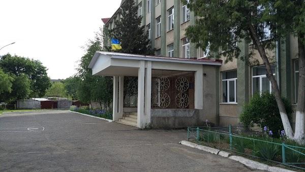 Поліція з’ясовує обставини отруєння школярів у Мукачеві Поліція з’ясовує обставини отруєння школярів у Мукачеві