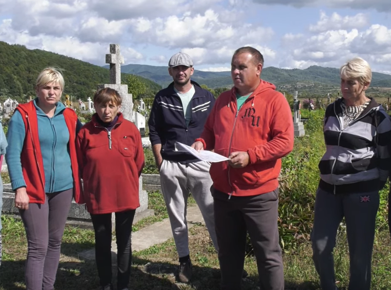 Жителі закарпатського села готують звернення до Володимира Зеленського Жителі закарпатського села готують звернення до Володимира Зеленського