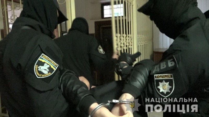 Спецоперація на Закарпатті: обшуки проводили в будинках правоохоронців та чиновників Спецоперація на Закарпатті: обшуки проводили в будинках правоохоронців та чиновників