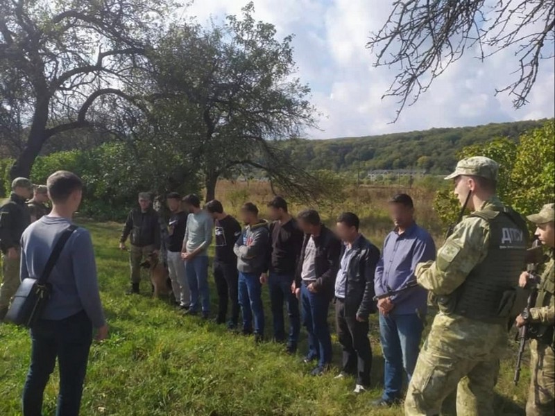 На Перечинщині затримали групу нелегалів На Перечинщині затримали групу нелегалів