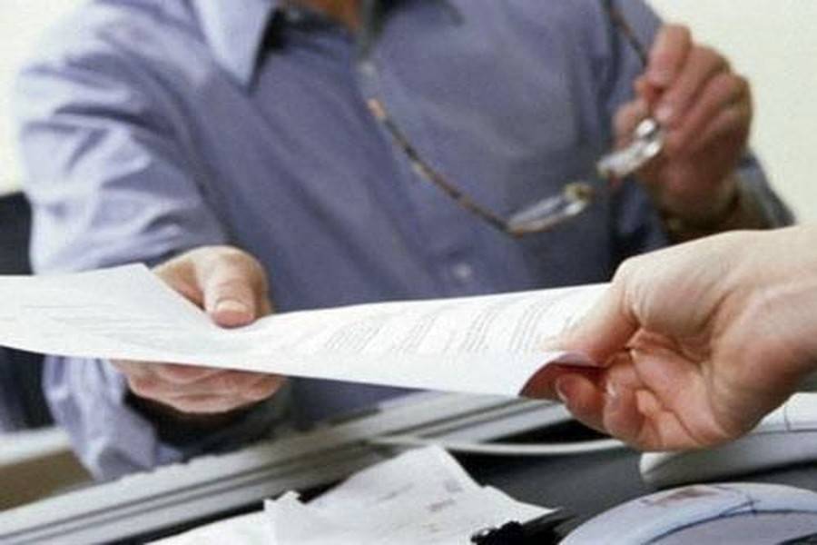 В Україні хочуть відмовитись від зайвих довідок В Україні хочуть відмовитись від зайвих довідок