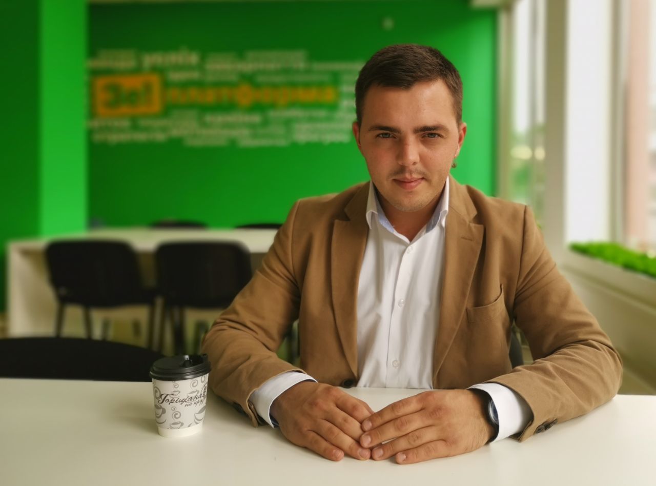 Помічник нардепа Кривошеєва розповів про плани "Слуги Народу" на Закарпатті Помічник нардепа Кривошеєва розповів про плани "Слуги Народу" на Закарпатті