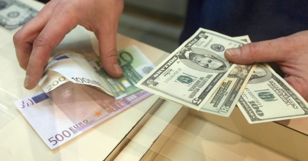 Експерти спрогнозували курс долара на жовтень Експерти спрогнозували курс долара на жовтень