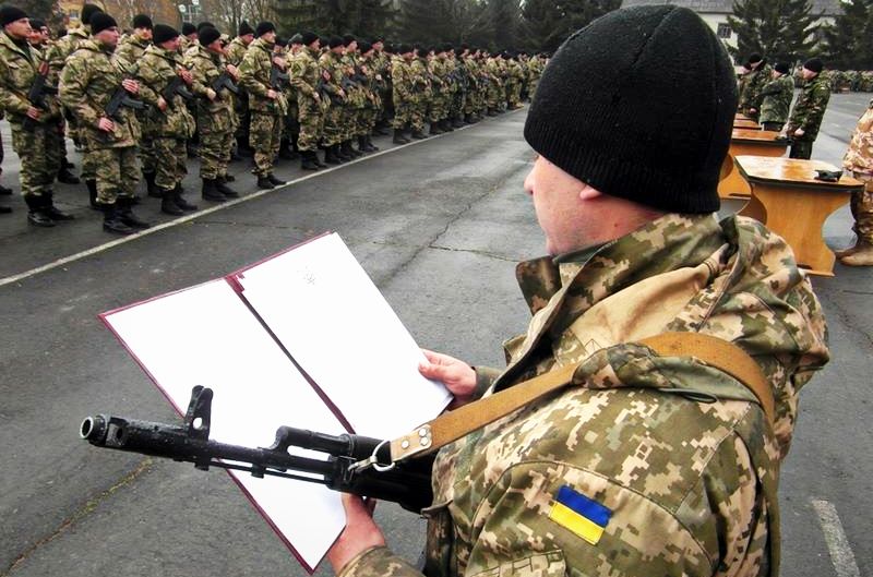 В Україні хочуть повернути призов в армію з 18 років В Україні хочуть повернути призов в армію з 18 років