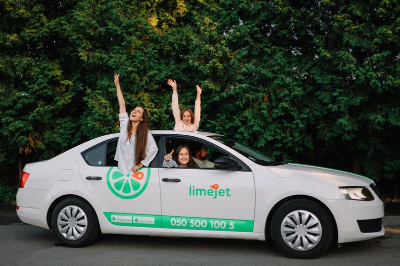 У Мукачеві запустили службу таксі LimeJet У Мукачеві запустили службу таксі LimeJet