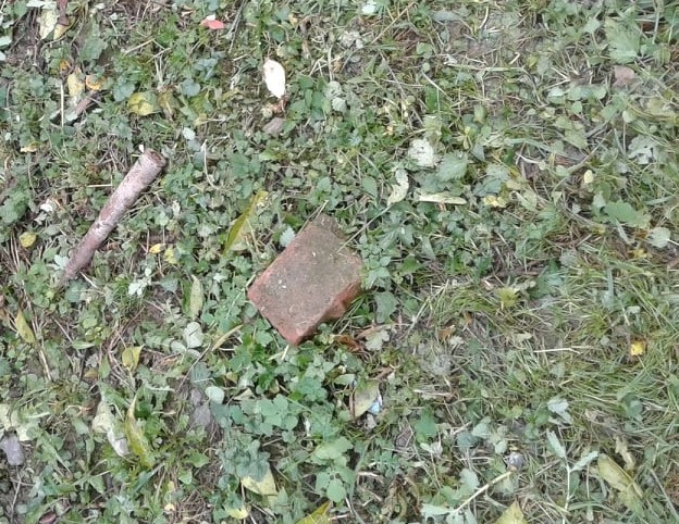 Мукачівці виявили у парковій зоні небезпечну знахідку Мукачівці виявили у парковій зоні небезпечну знахідку