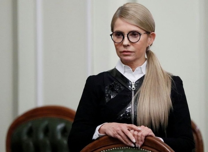 Тимошенко після переходу в опозицію взялася знижувати ціну на газ Тимошенко після переходу в опозицію взялася знижувати ціну на газ