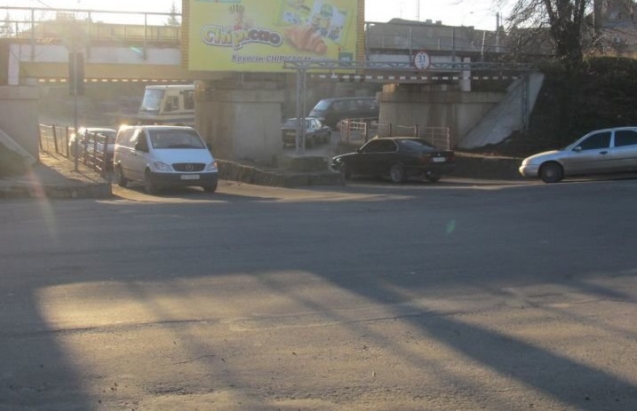 Завтра в Ужгороді перекриють рух під залізничним переїздом Завтра в Ужгороді перекриють рух під залізничним переїздом