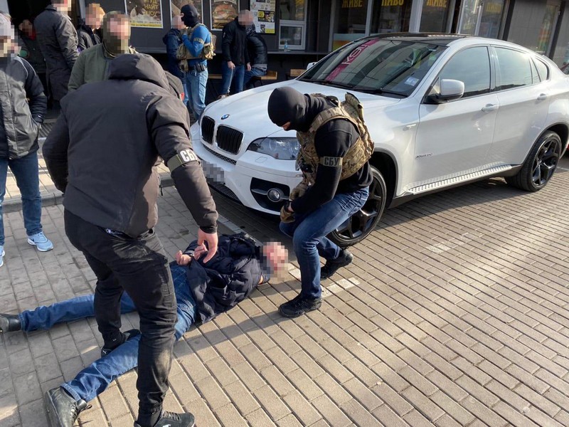 Спецоперація на Закарпатті: затримано зловмисника із Росії Спецоперація на Закарпатті: затримано зловмисника із Росії