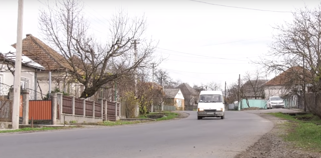Авто наїхало на хлопчика прямо на очах у батька Авто наїхало на хлопчика прямо на очах у батька