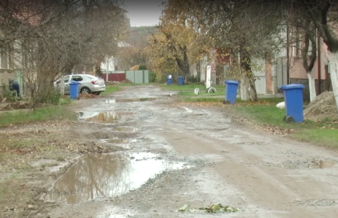 Відсутні водопостачання та каналізація: мукачівці обурені станом мікрорайону "Паланок" Відсутні водопостачання та каналізація: мукачівці обурені станом мікрорайону "Паланок"